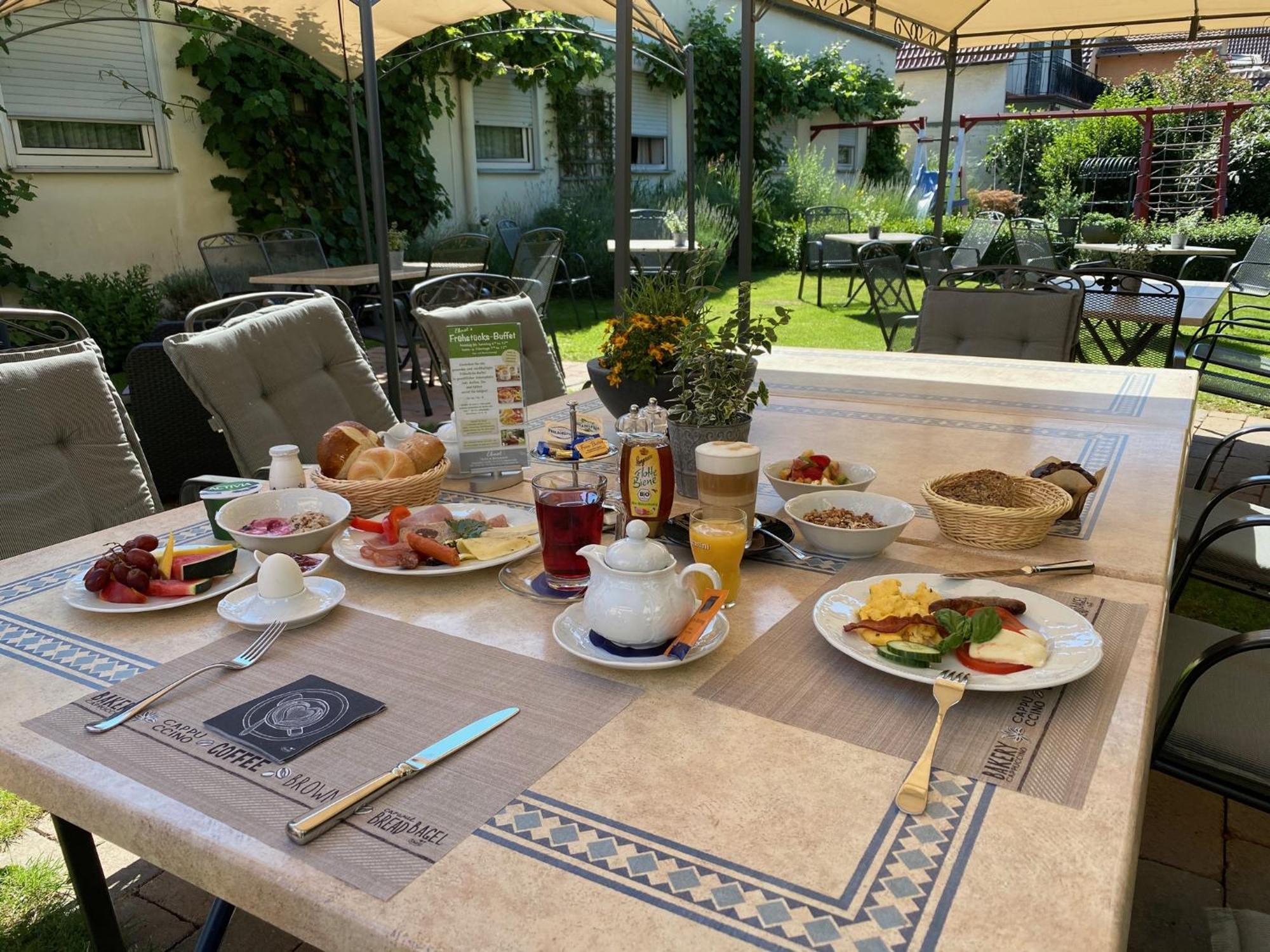 Hotel Ebnet มุตทาชตัดท์ ภายนอก รูปภาพ