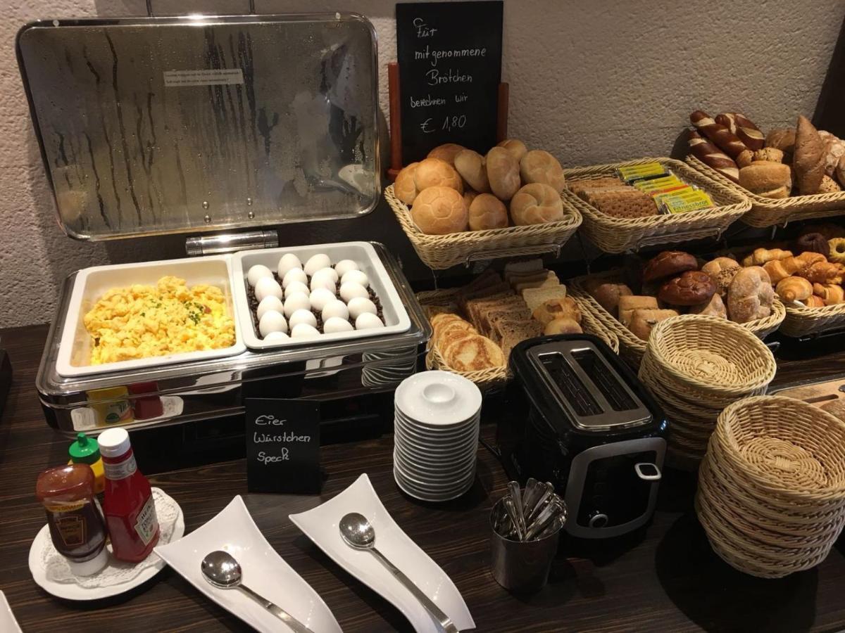 Hotel Ebnet มุตทาชตัดท์ ภายนอก รูปภาพ