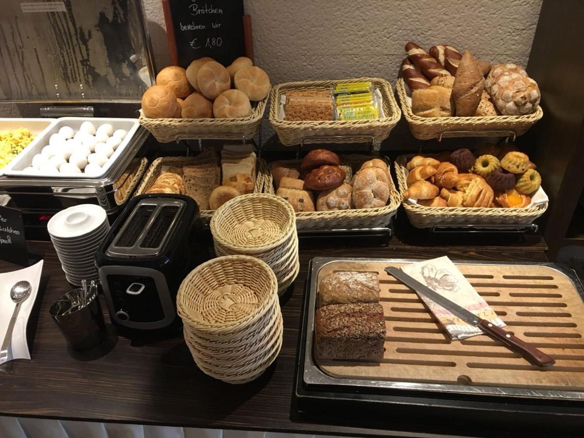 Hotel Ebnet มุตทาชตัดท์ ภายนอก รูปภาพ